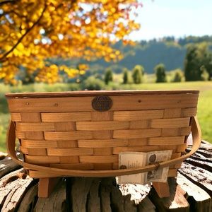 NWT Picnic Basket By PeterBoro Basket Company (signed)
